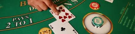 Antarmuka permainan Lucky Twins di 18hoki slot dengan dealer langsung dan pilihan taruhan